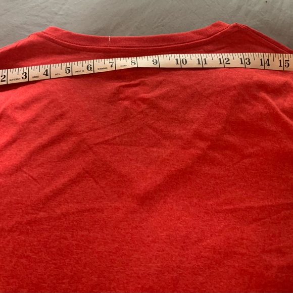 NWT UGA v neck tee in size Large - Picture 7 of 8